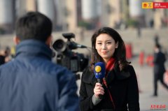  2015全国两会：出镜的女记者们 