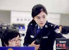  苏州女警堪比影星 颜值爆表 