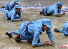  杭州大学生举办抗战毕业礼：“国共浴血奋战” 