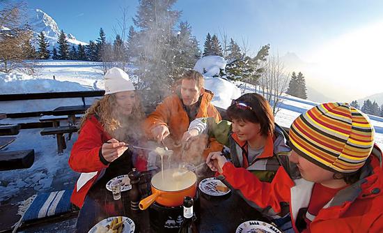 重庆火锅吃腻了？那就去瑞士雪山吃奶酪火锅吧