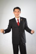  梁建业 