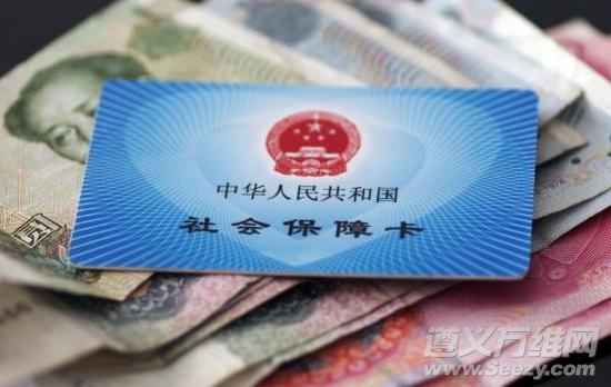 河北省承德市个体户李桂霞的养老金，在2016年1月中旬突然被停发了。