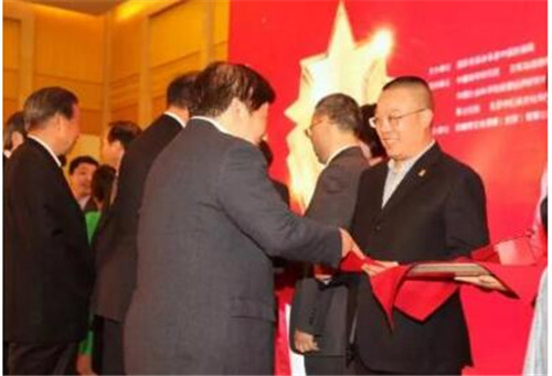 绿之韵董事长胡国安获年度人物