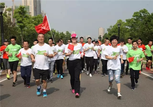 绿之韵公益健康跑成功举行 为贫困母亲献爱5.20公里