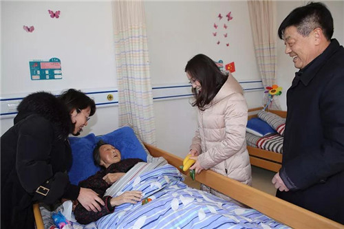 爱心传递 安惠一行前往南通敬老院送去慰问品