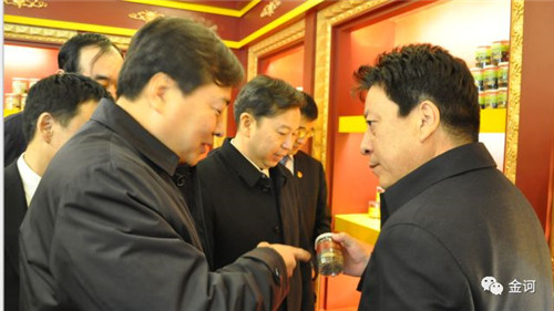 中国农业银行青海省分行行长任雷波一行莅临金诃藏药视察