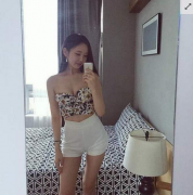 健身美女性感私房照 前凸后翘秀小蛮腰 