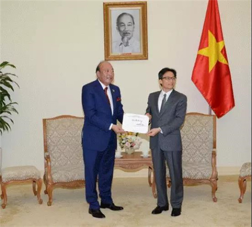 越南国家副总理会见天狮集团董事长李金元先生