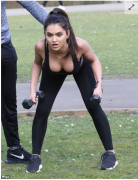  真人秀女星Sofia Filipe户外健身吸引眼球 