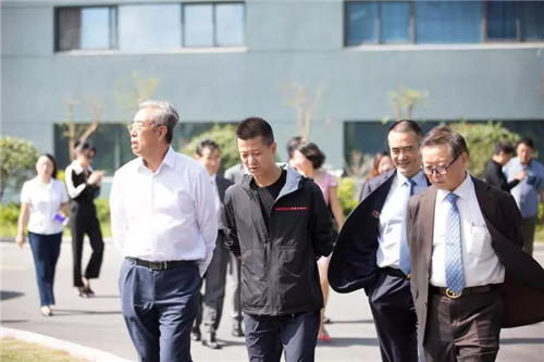 华林刘德林参加长江会企业家俱乐部交流研讨会