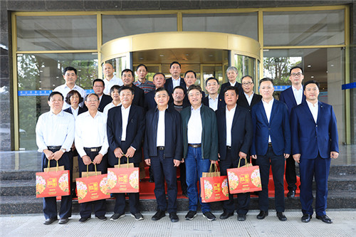 安惠公司开展重阳节慰问活动和老同志座谈会