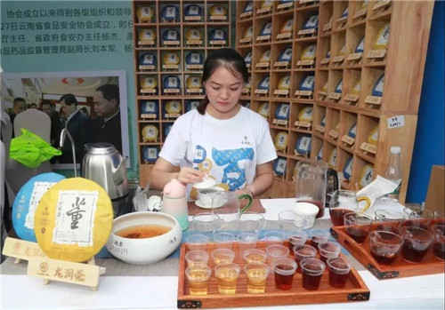 龙润茶助力昆明市2019年食品安全宣传周活动启动仪式，引导群众科学消费、健康饮食